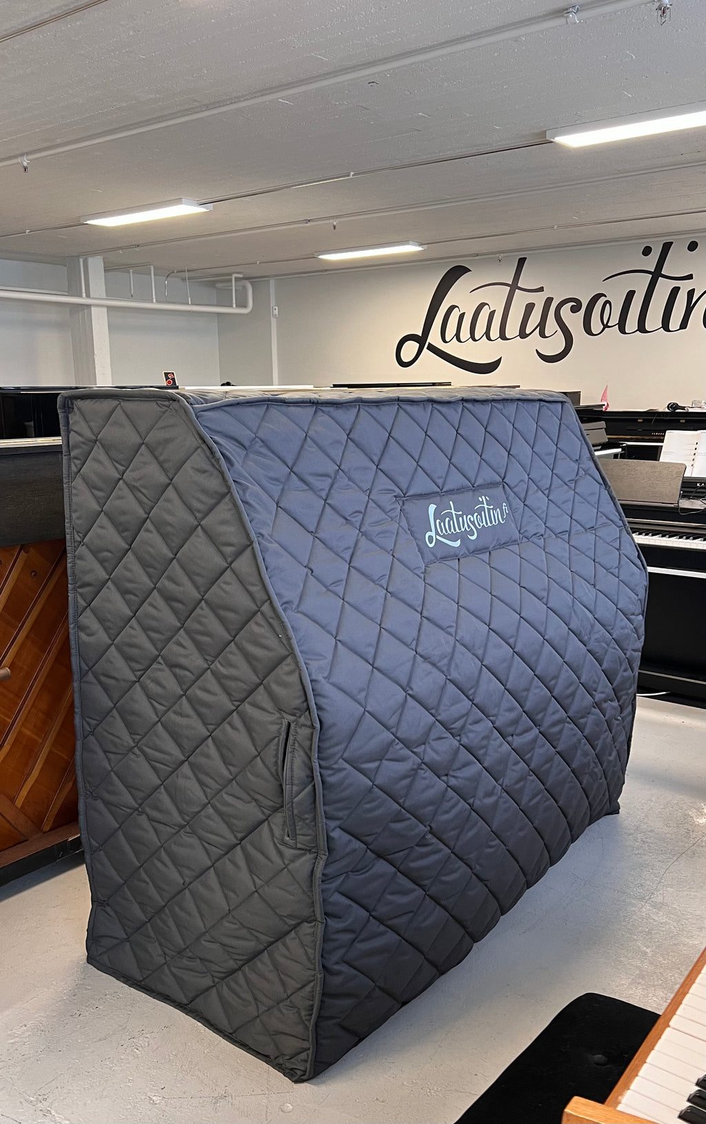Laatusoitin pianopeitto premium, pehmustettu suojapeitto pystypianolle Laatusoittimen valikoimassa